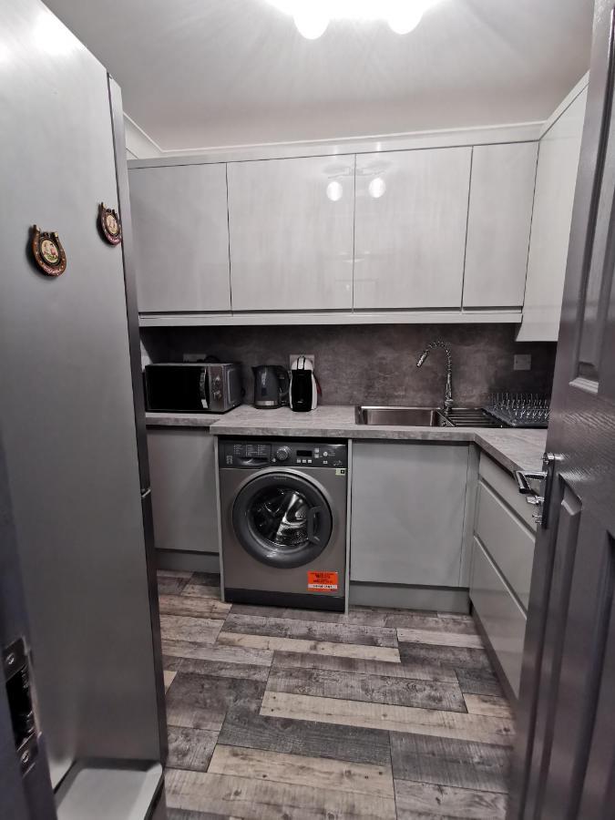 Palaz 2 - 2 Bedroom Flat Edmonton Bagian luar foto